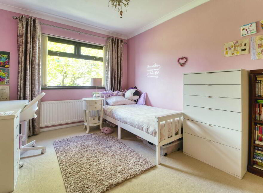 39 Woodland Park, Lisburn, BT28 1LQ