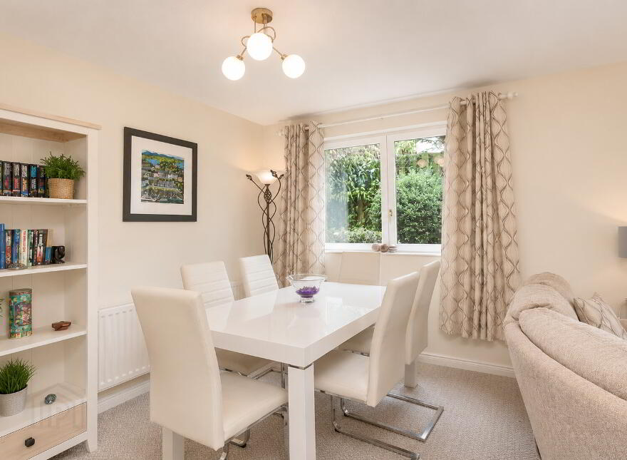 Apt 2, 15 The Pines, Royal Hillsborough, BT26 6NT