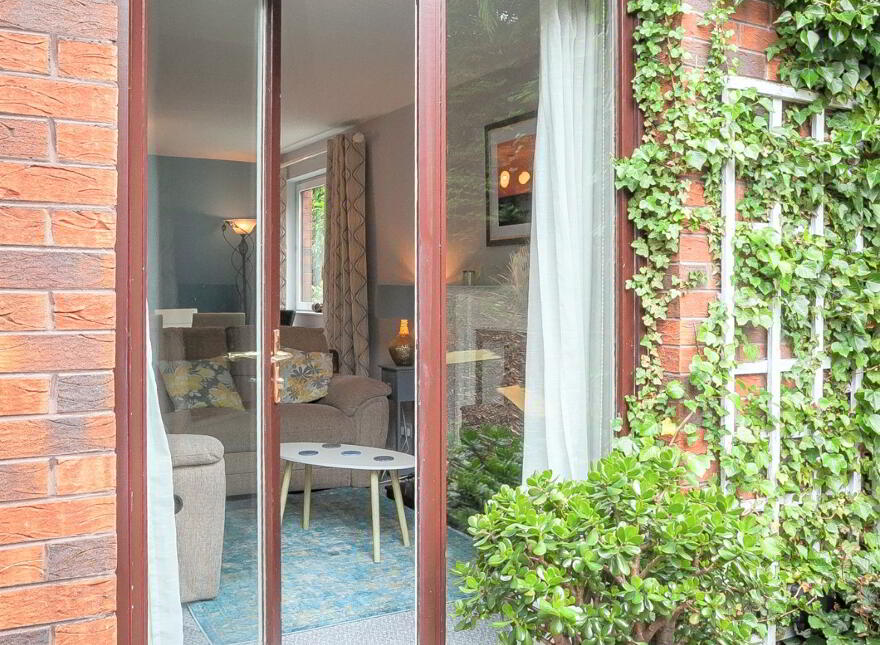 Apt 2, 15 The Pines, Royal Hillsborough, BT26 6NT