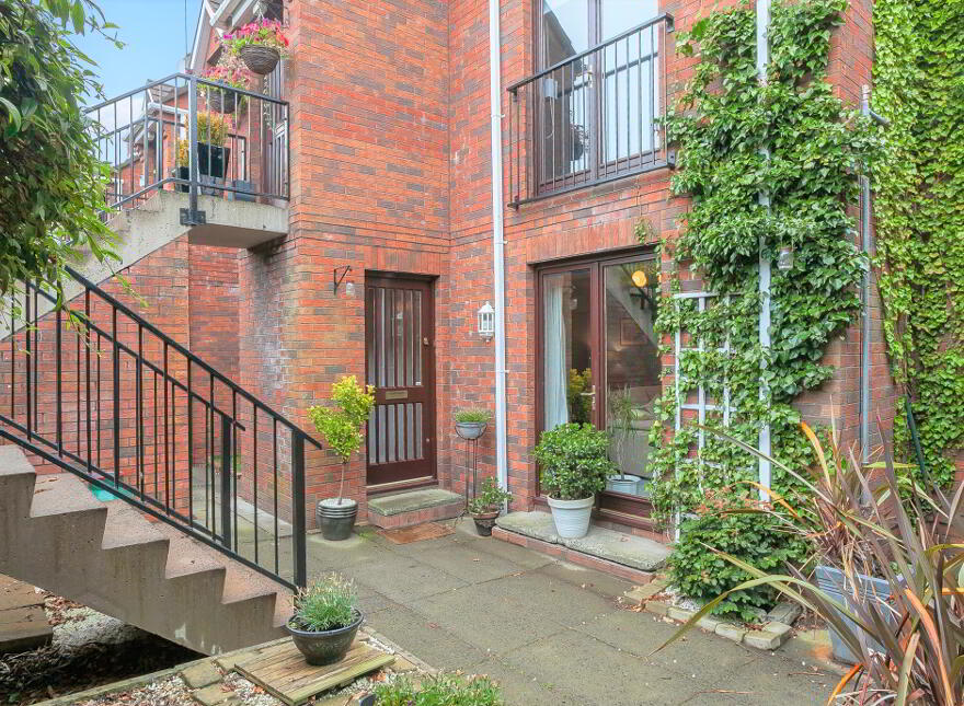 Apt 2, 15 The Pines, Royal Hillsborough, BT26 6NT