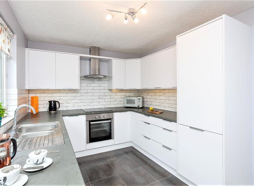 Apt 2, 15 The Pines, Royal Hillsborough, BT26 6NT