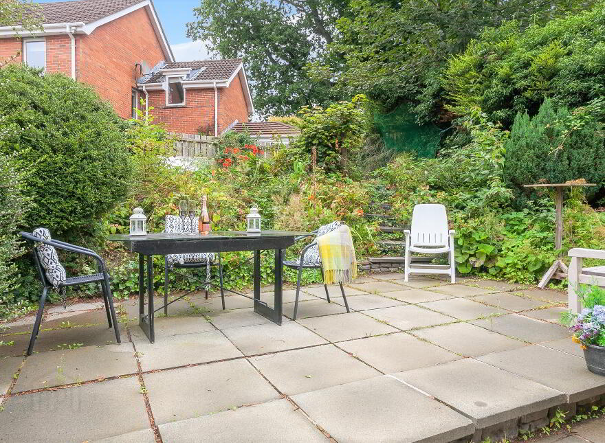 Apt 2, 15 The Pines, Royal Hillsborough, BT26 6NT