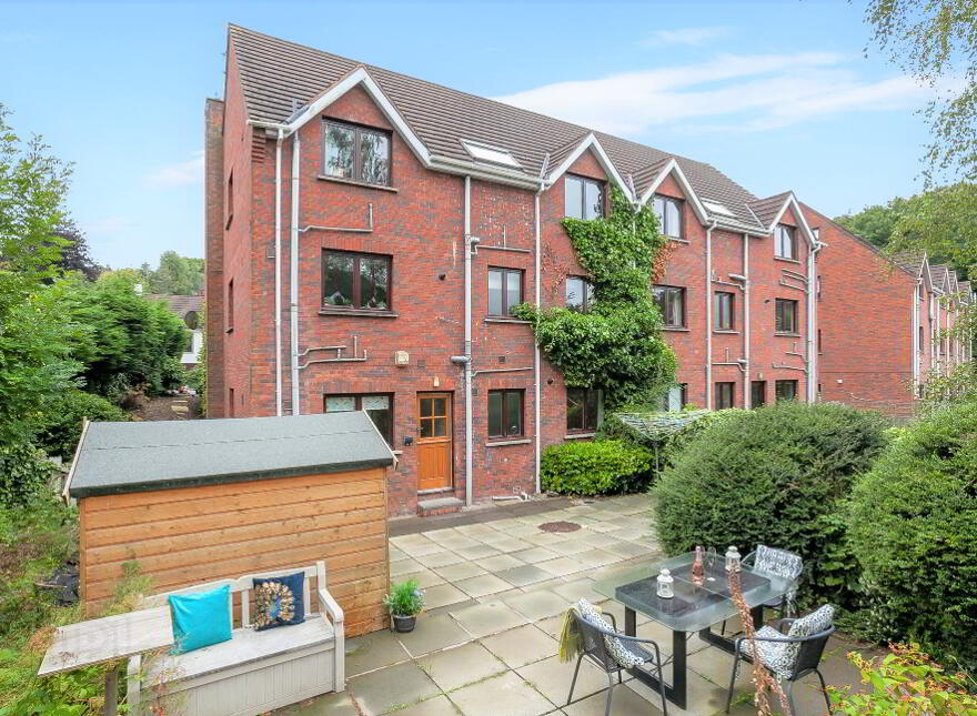 Apt 2, 15 The Pines, Royal Hillsborough, BT26 6NT