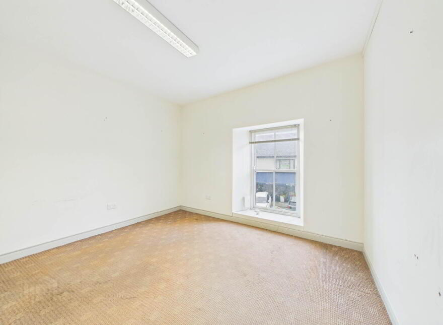 3a Sean Kelly Square, Carrick-On-Suir, E32V304
