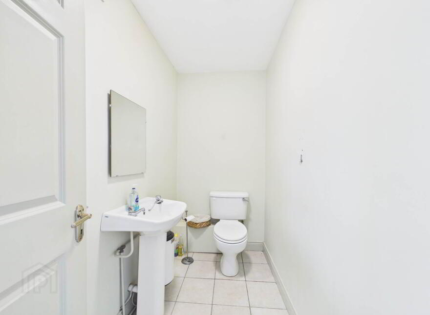 3a Sean Kelly Square, Carrick-On-Suir, E32V304