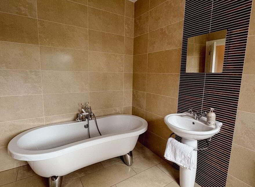 7 Drumlerry, Old Culmore Road, Derry, BT48 8GQ