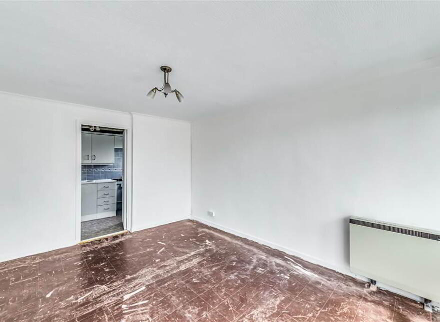 8c Parkdale House, Dunmurry, Belfast, BT17 9DA