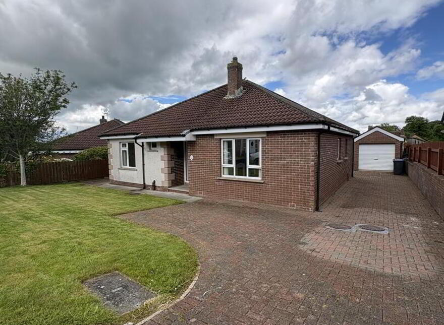 6 The Spires Crescent, Killinchy, BT23 6UQ photo