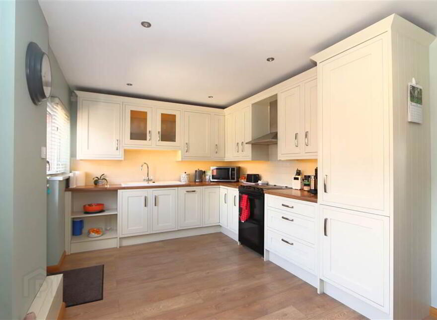 10 Castlelodge Avenue, Comber, BT23 5DN