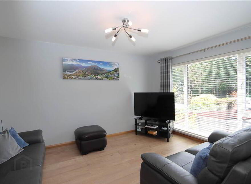 10 Castlelodge Avenue, Comber, BT23 5DN