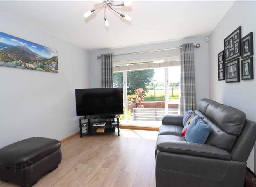 10 Castlelodge Avenue, Comber, BT23 5DN