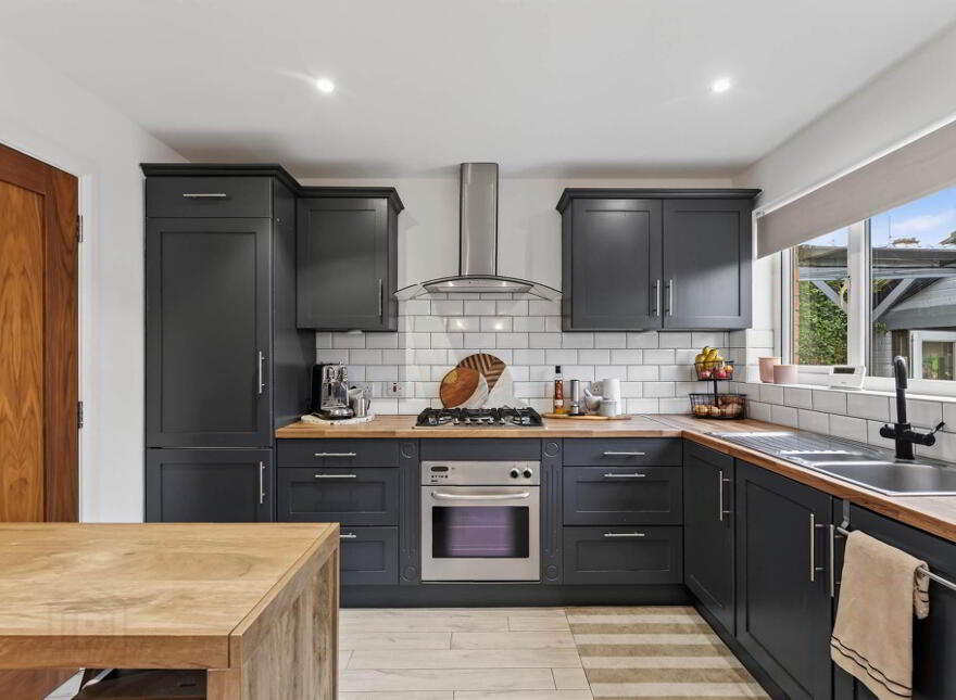 105 Upper Lisburn Road, Finaghy, Belfast, BT10 0LG