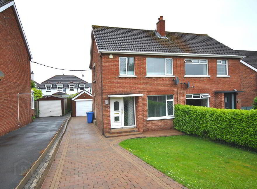 33 Innisfayle Drive, Bangor, BT19 1DN