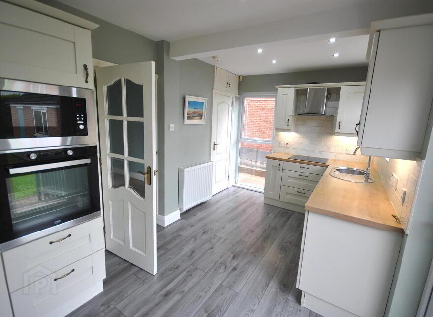 33 Innisfayle Drive, Bangor, BT19 1DN