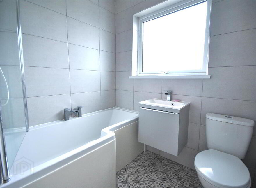 33 Innisfayle Drive, Bangor, BT19 1DN