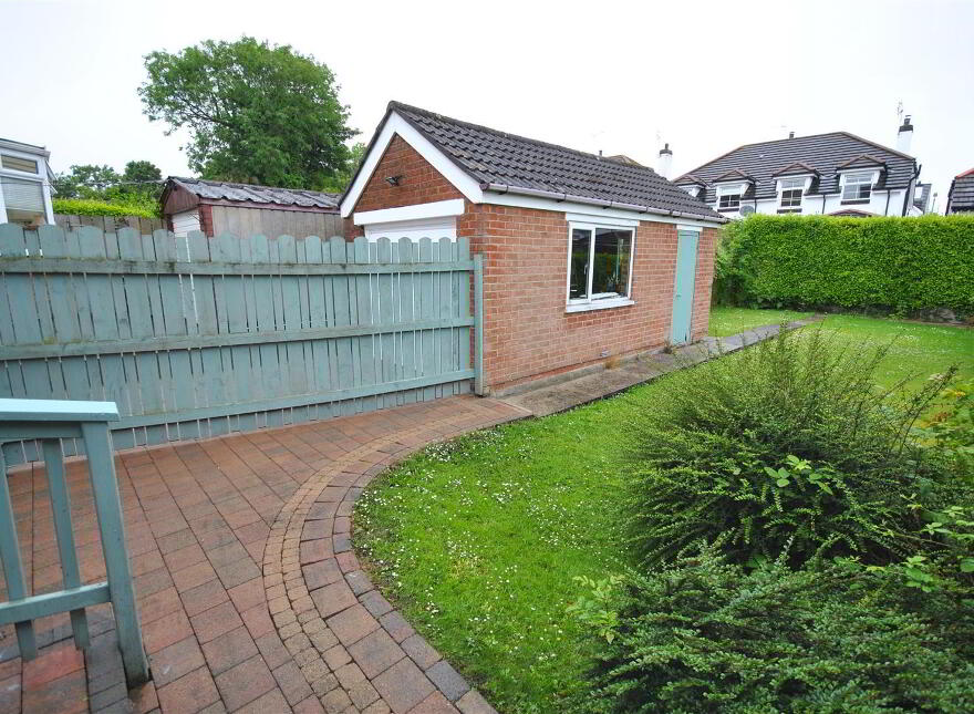 33 Innisfayle Drive, Bangor, BT19 1DN