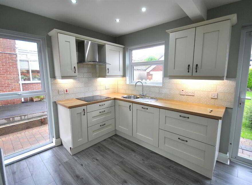 33 Innisfayle Drive, Bangor, BT19 1DN