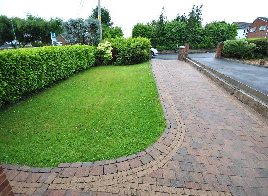 33 Innisfayle Drive, Bangor, BT19 1DN