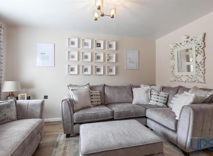 58 Beechmount Pass, Falls Road, Belfast, BT12 7NW