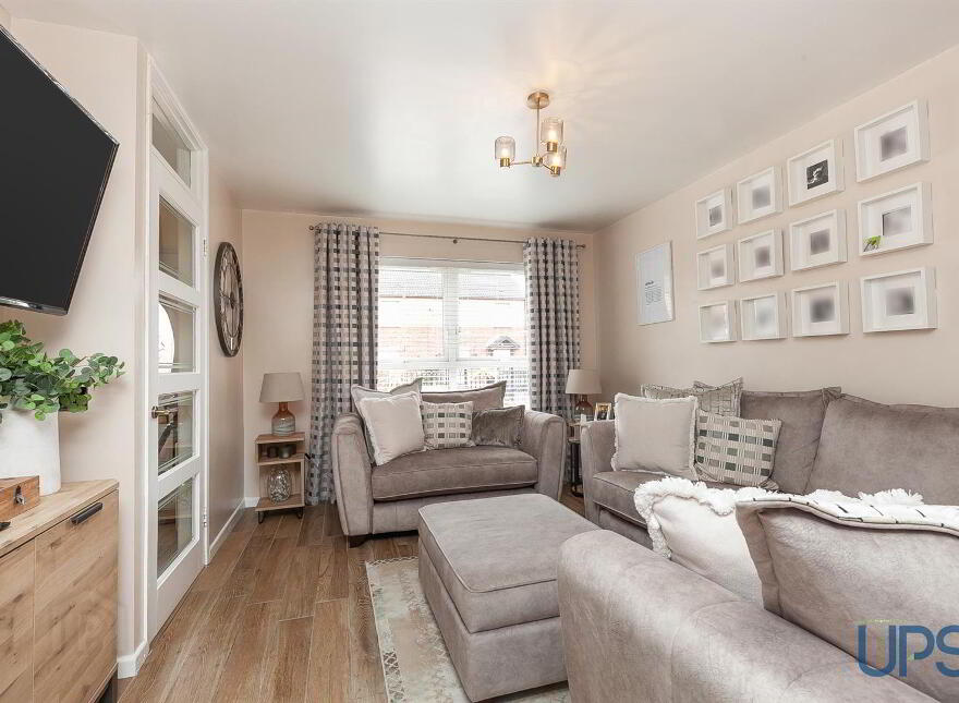 58 Beechmount Pass, Falls Road, Belfast, BT12 7NW