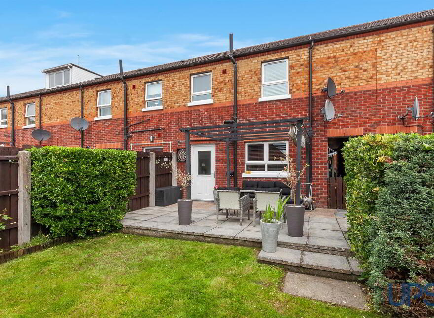 58 Beechmount Pass, Falls Road, Belfast, BT12 7NW