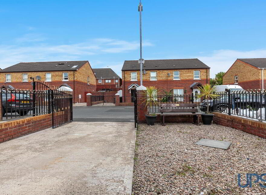 58 Beechmount Pass, Falls Road, Belfast, BT12 7NW