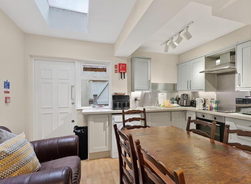7 Curzon Street, Holylands, Belfast, BT7 1QU