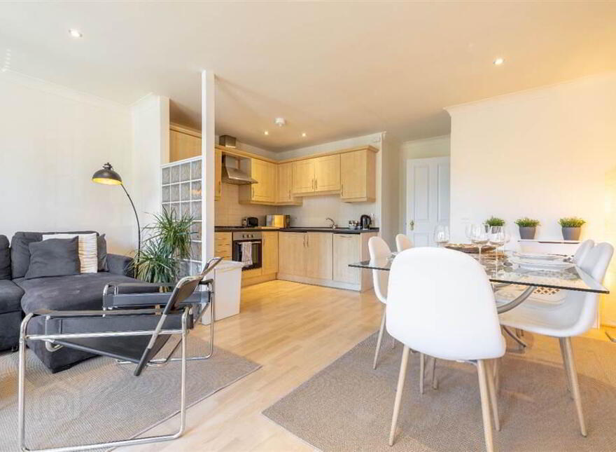 15 Rugby Square, Rugby Parade, Belfast, BT7 1PY