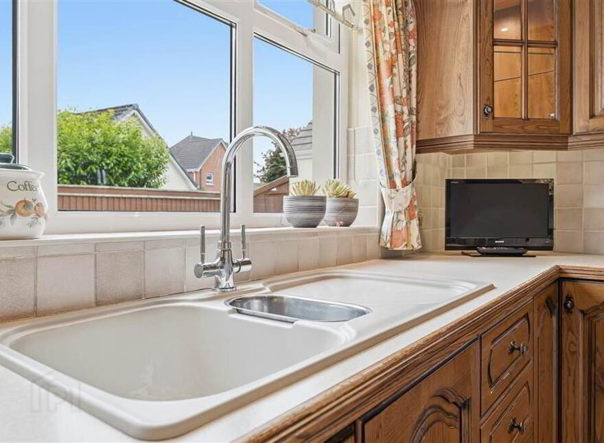 15 Rectory Gardens, Broughshane, Ballymena, BT42 4LF