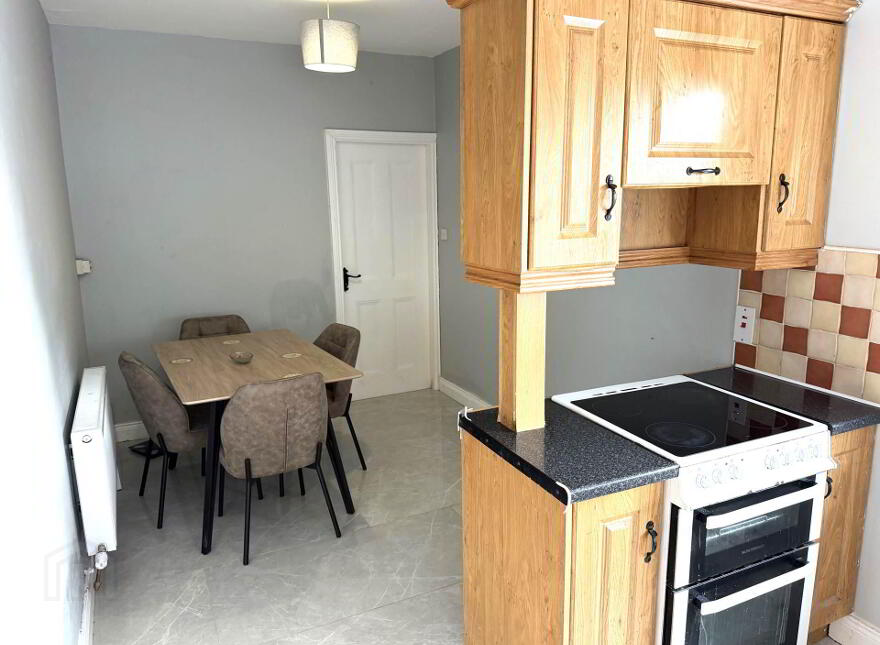 9 Sheehane, Birr Road, Roscrea, E53X820