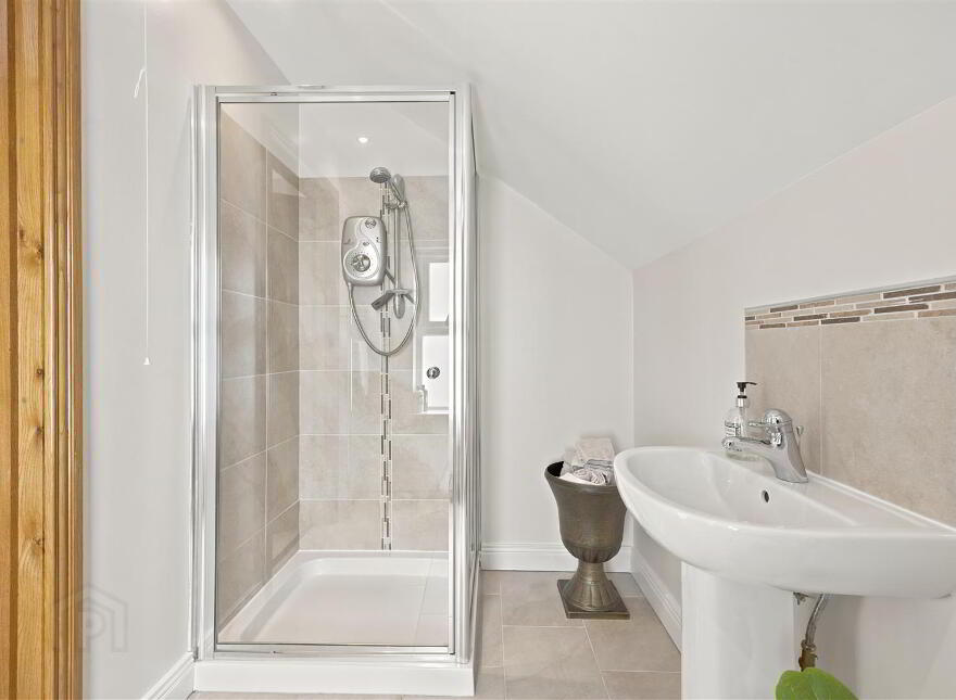 38 Tully Road, Nutts Corner, BT29 4SW