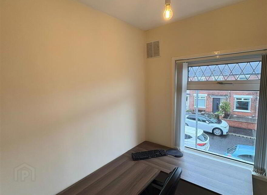 47 Sandbrook Park, Belfast, BT4 1NL