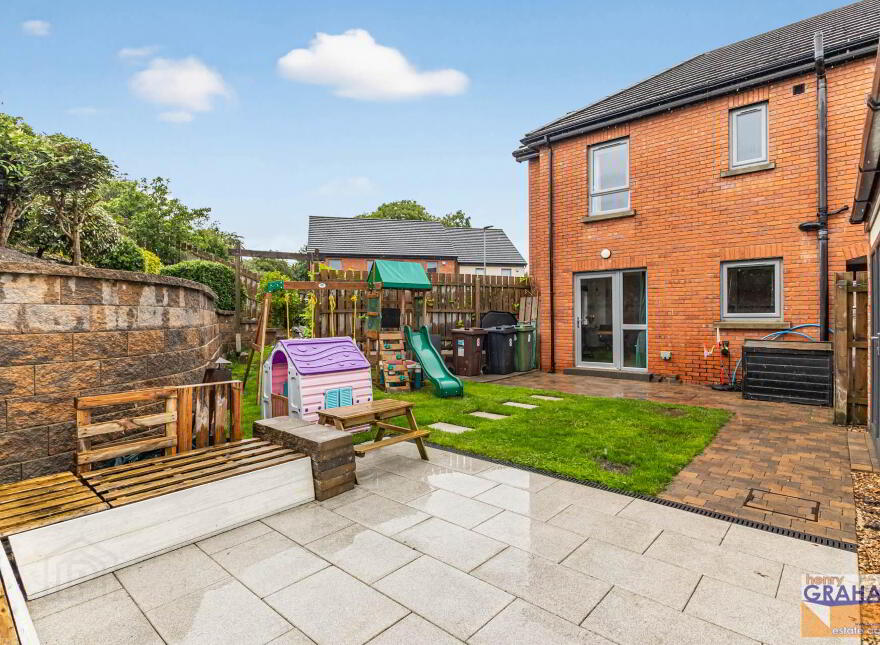 8 Postmasters Walk, Ravernet, Lisburn, BT27 5WS