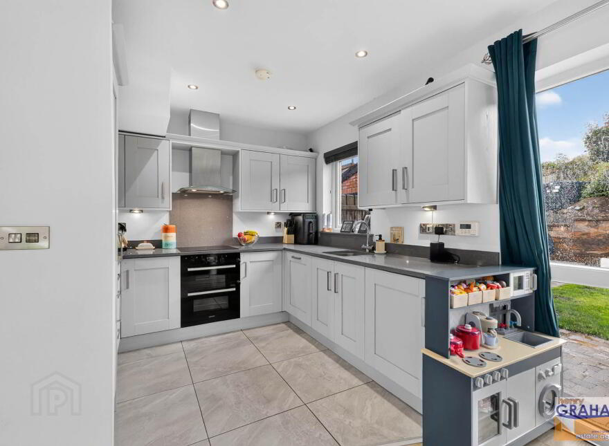 8 Postmasters Walk, Ravernet, Lisburn, BT27 5WS