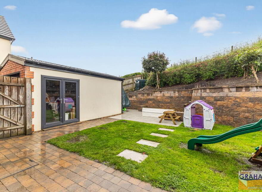 8 Postmasters Walk, Ravernet, Lisburn, BT27 5WS