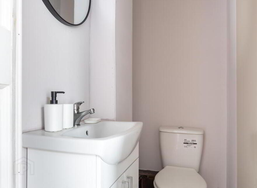 Room 2, 5 Willowbank Gardens, Belfast, BT15 5AH