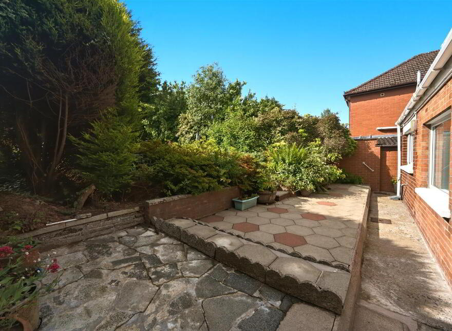 24 Roddens Park, Belfast, BT5 7JG