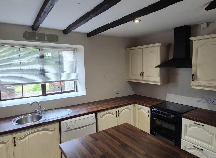 4 Upper Killea Road, Derry, BT48 9XS