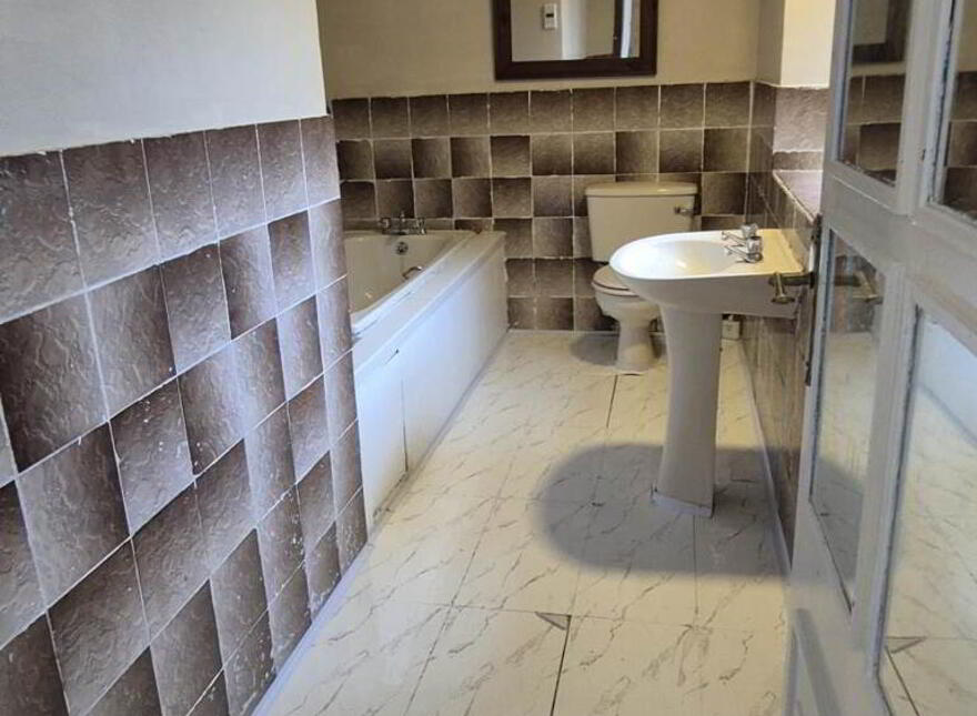 4 Upper Killea Road, Derry, BT48 9XS