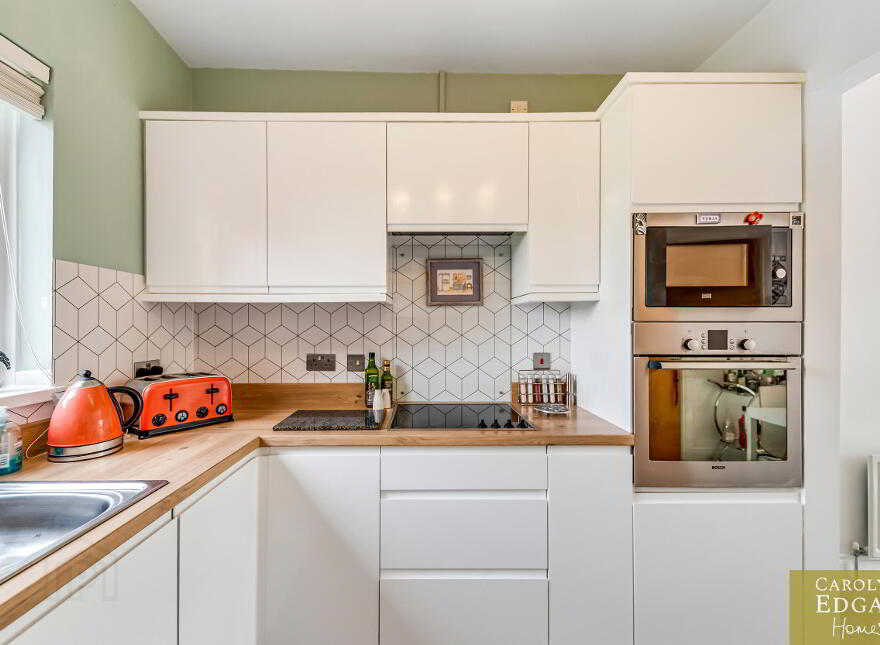 4 Rossenara Court, Comber, Newtownards, BT23 5GX