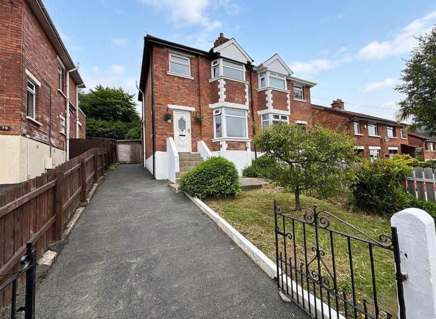 80 Carrs Glen Park, Belfast, BT14 8HF