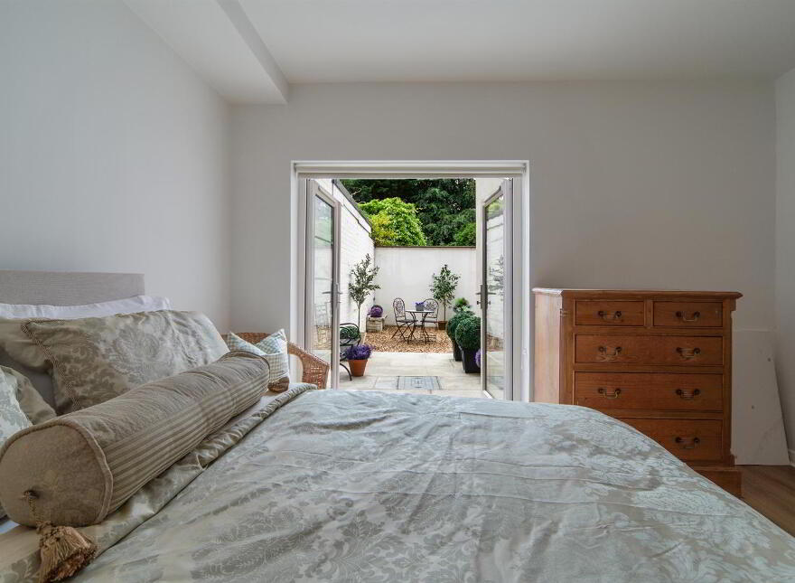 1, 41 Adelaide Park, Belfast, BT9 6FY
