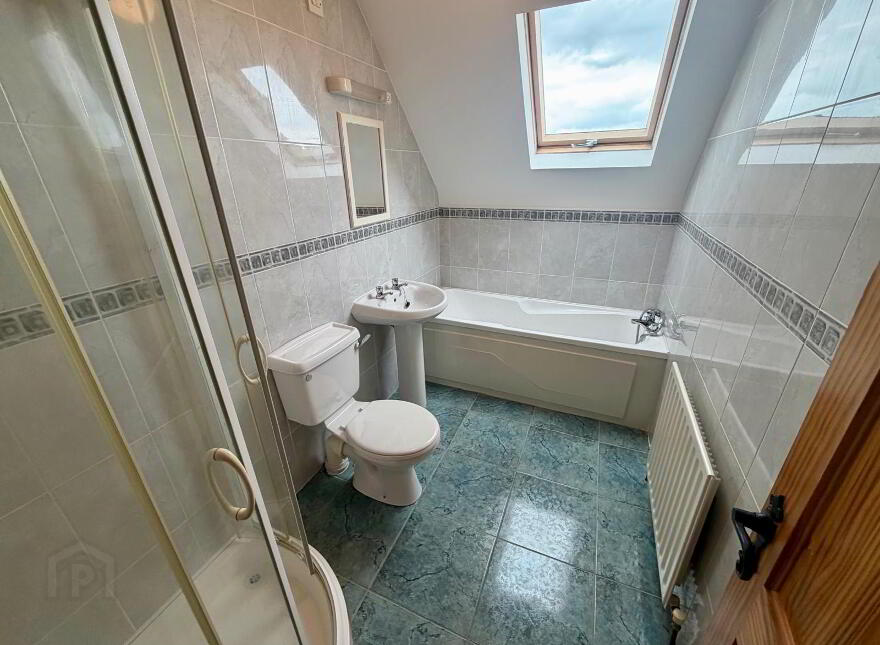 12 Castleburn, Ballymote, F56X093