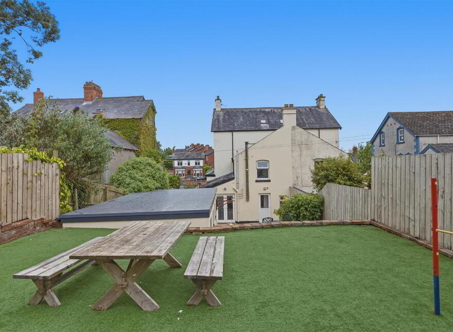 376 Cregagh Road, Upper Knockbreda, Belfast, BT6 9EY