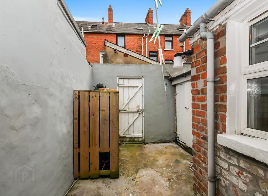 18 Titania Street, Cregagh Road, Belfast, BT6 8NT