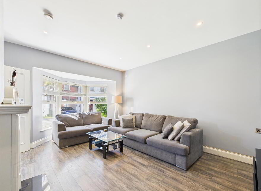 6 Bracken Hill Terrace, Ballymaconaghy Road, Belfast, BT8 6ZT