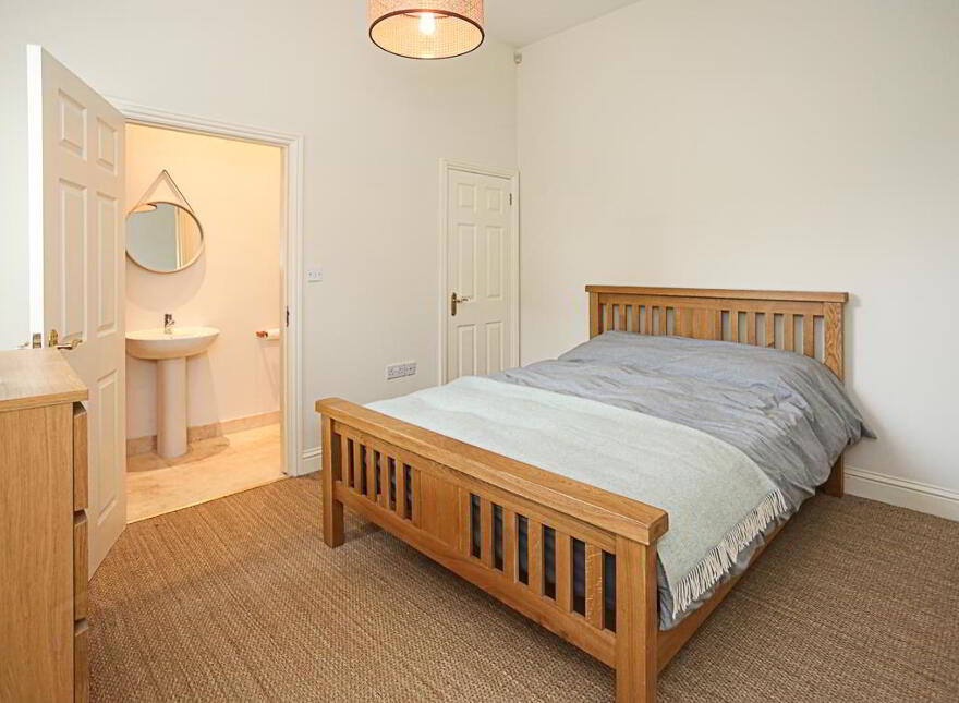 Apt 4, 24 Croft Road, Holywood, BT18 0PB