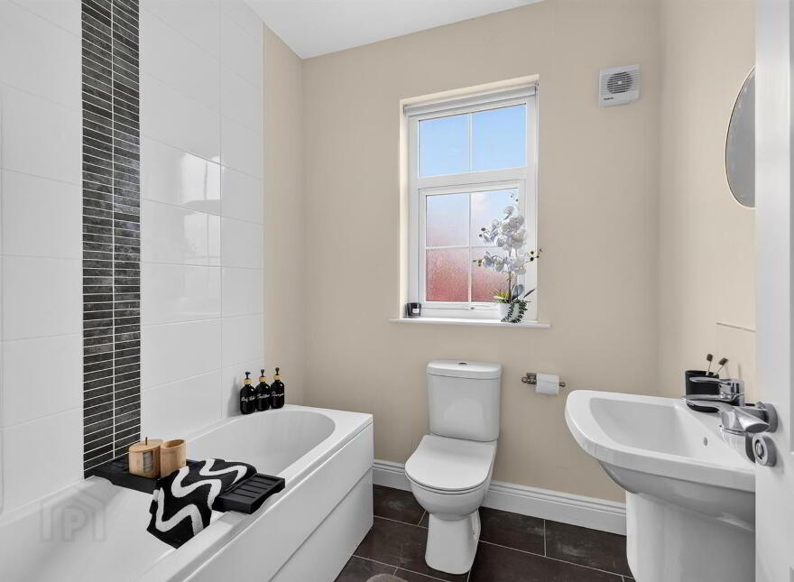 12 Breton Avenue, Lisburn, BT28 3XZ