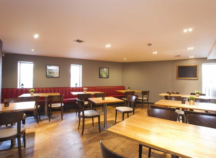 1-3 Court Square, Newtownards, BT23 7NZ