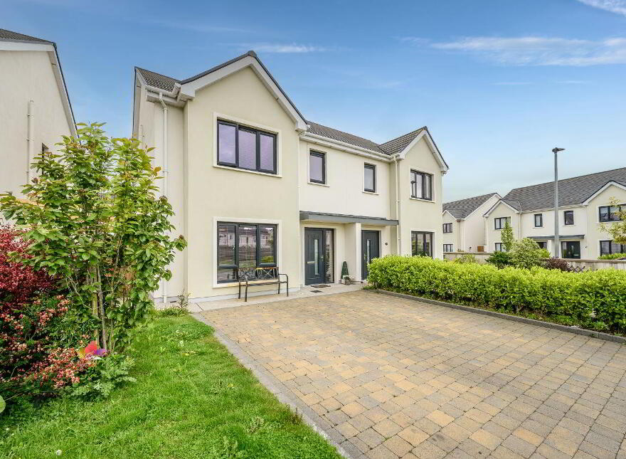 19 The Square, Elmbury, Carrigtwohill, T45C662